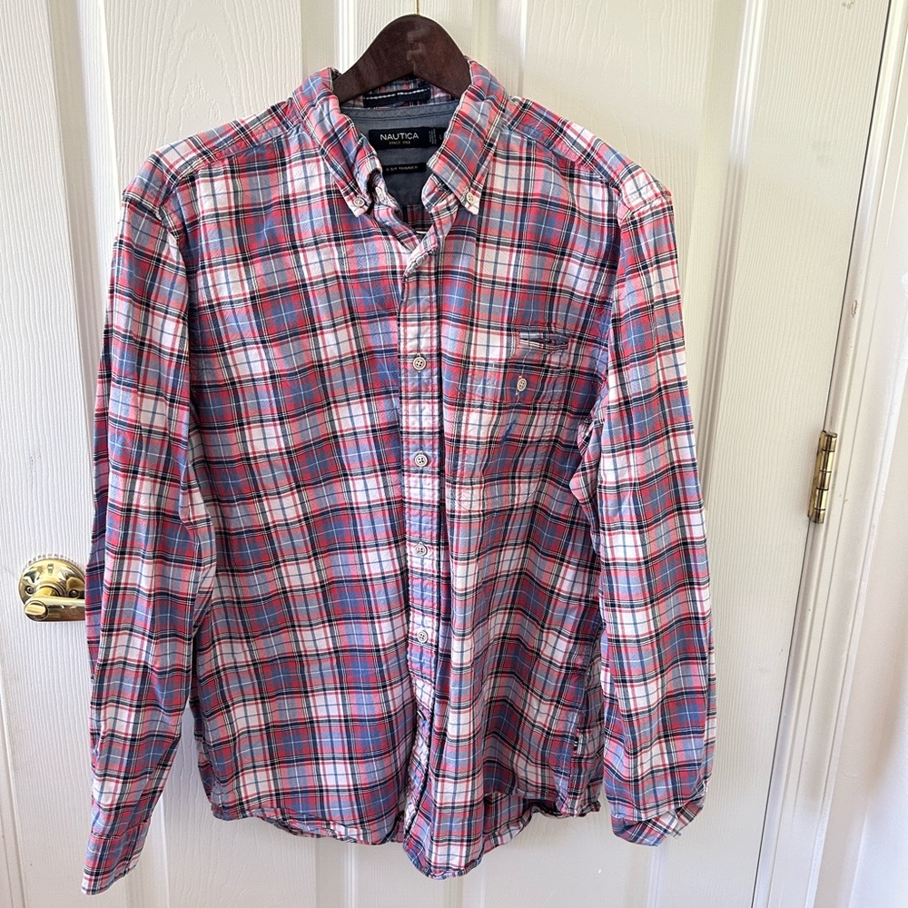 Nautica Men's A Bit Trimmer plaid Button-Down Shirt - Size L